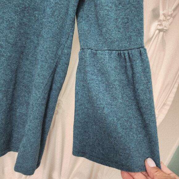 Ann Taylor LOFT Teal Blue Ruffle Sleeve Sweater Top Italian Yarn Medium - Picture 3 of 5